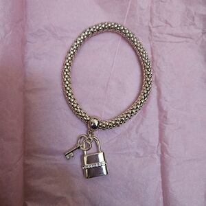 Mary Kay gold bracelet with lock and key charm #jewelry